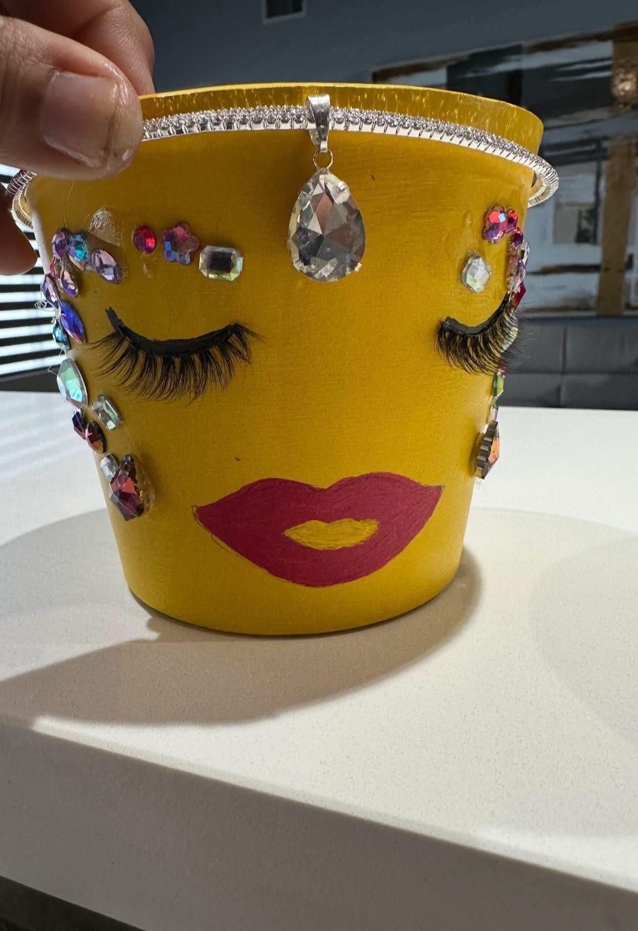 Beautiful Glamour Pots With Live Plant Included 🪴 $10