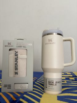 STANLEY Quencher H2.0 Tumbler 40 OZ (BRAND NEW) plus The All Day Cross-Body Carry Strap