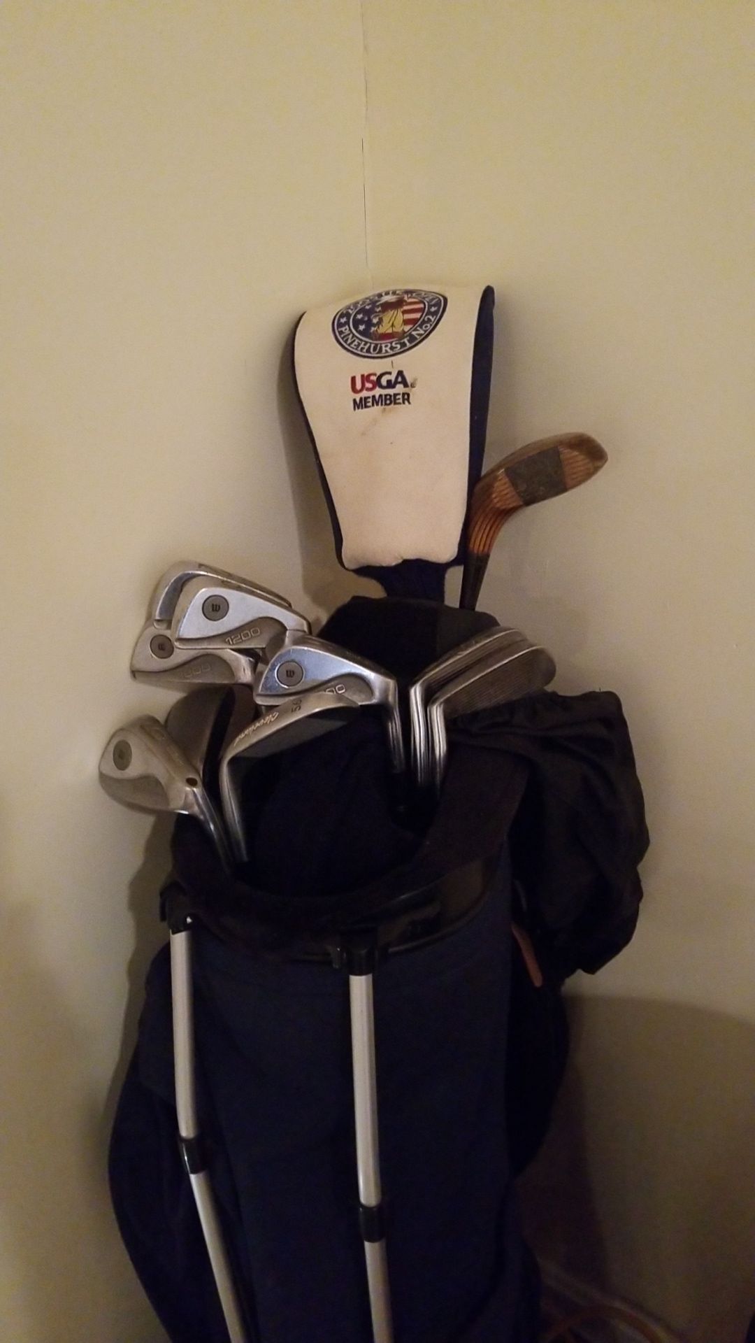THURS 1/11 ONLY -GOLF CLUBS and EXTRA BAG