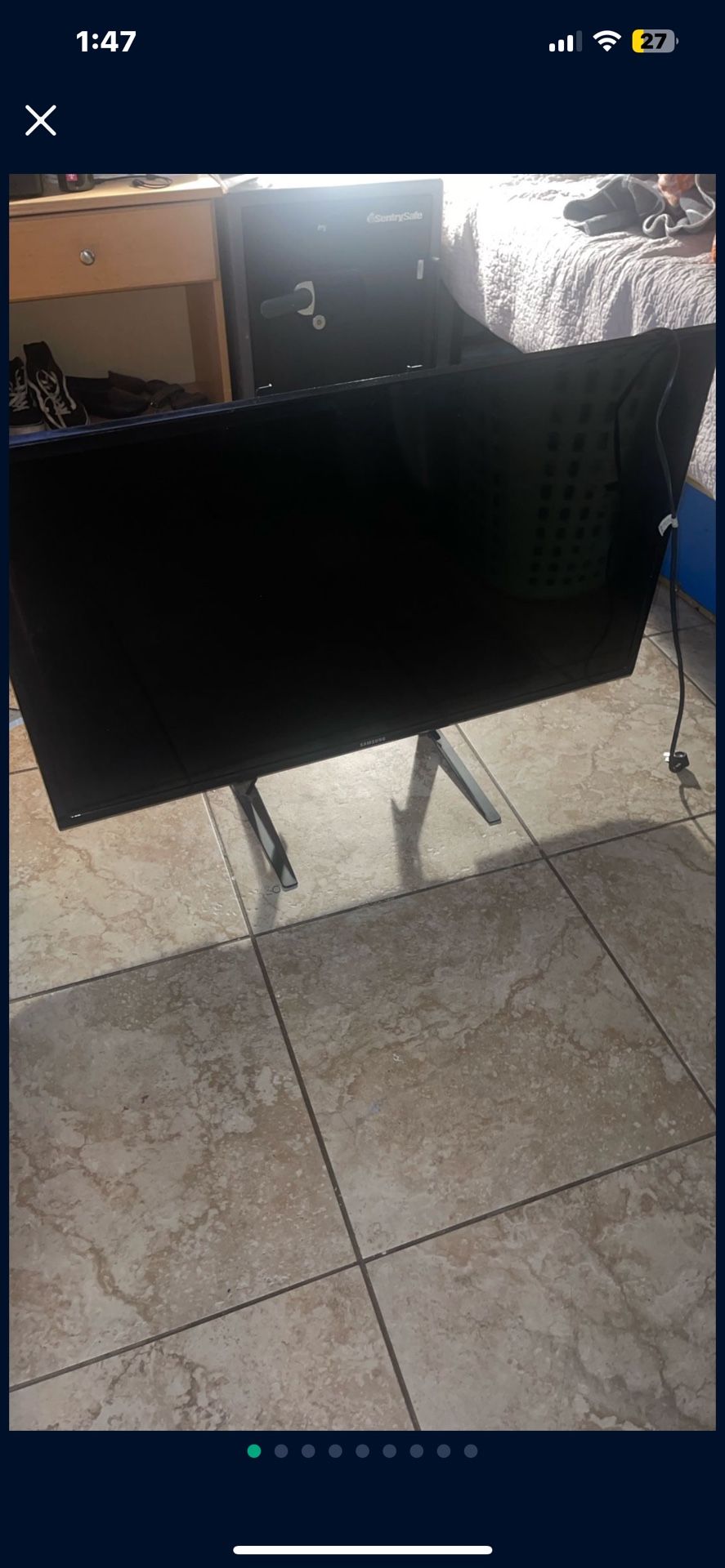 Samsung HDTV  40” Read Description 