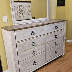 Clean and Nice Whitewash look 6 Drawer Dresser  + Mirror.