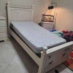 Twin Size Bed Set