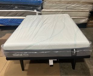TempurPedic TEMPUR-Adapt® Medium Queen Mattress + EASE Adjustable Base