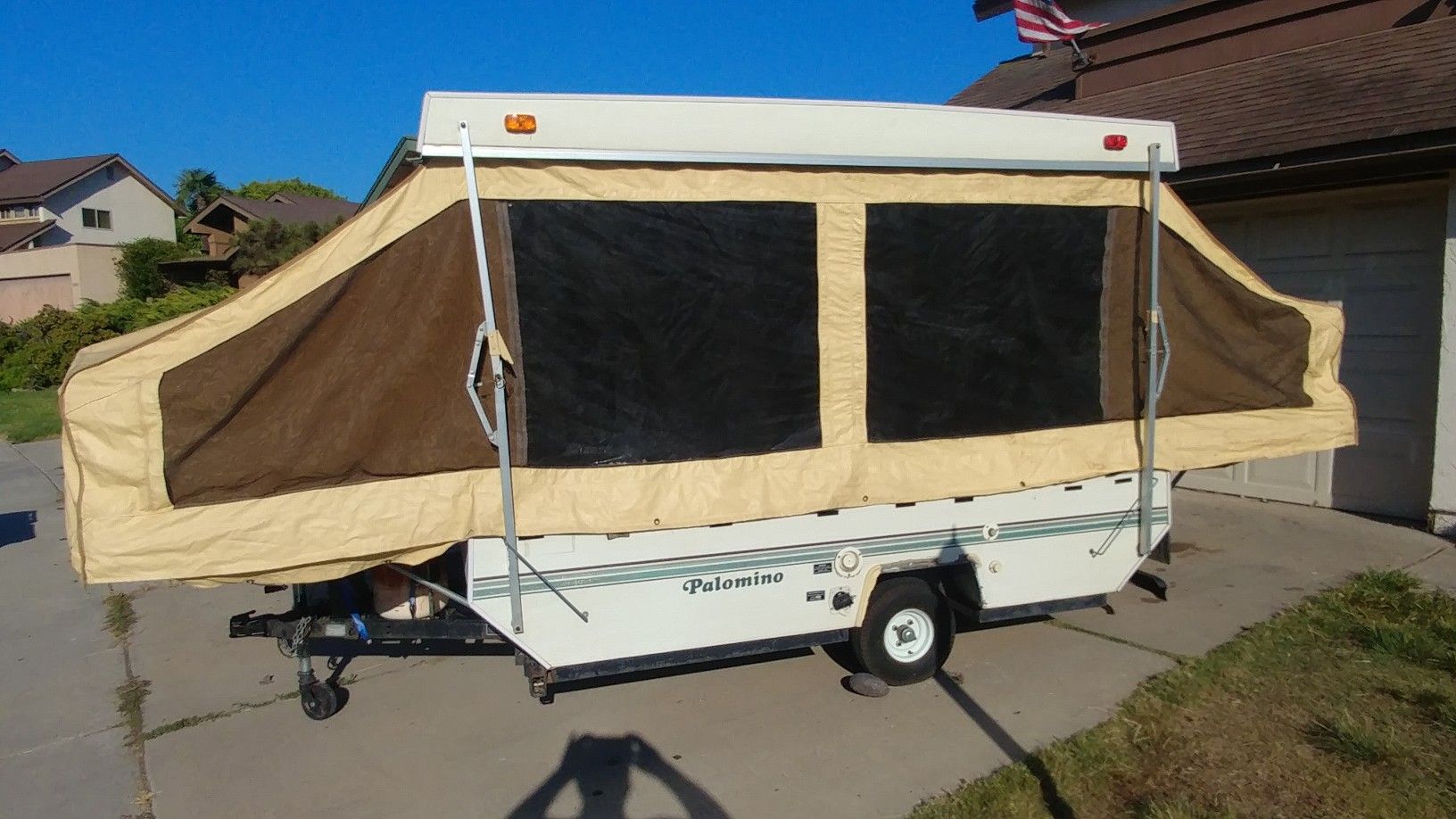 Palomino "Colt" pop up camper trailer