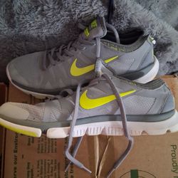 Used Women's Nike Shoes Sizes 7.5, 8, 8.5, 9, 9.5 