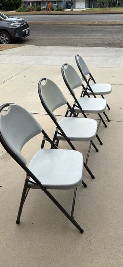 4 folding chairs