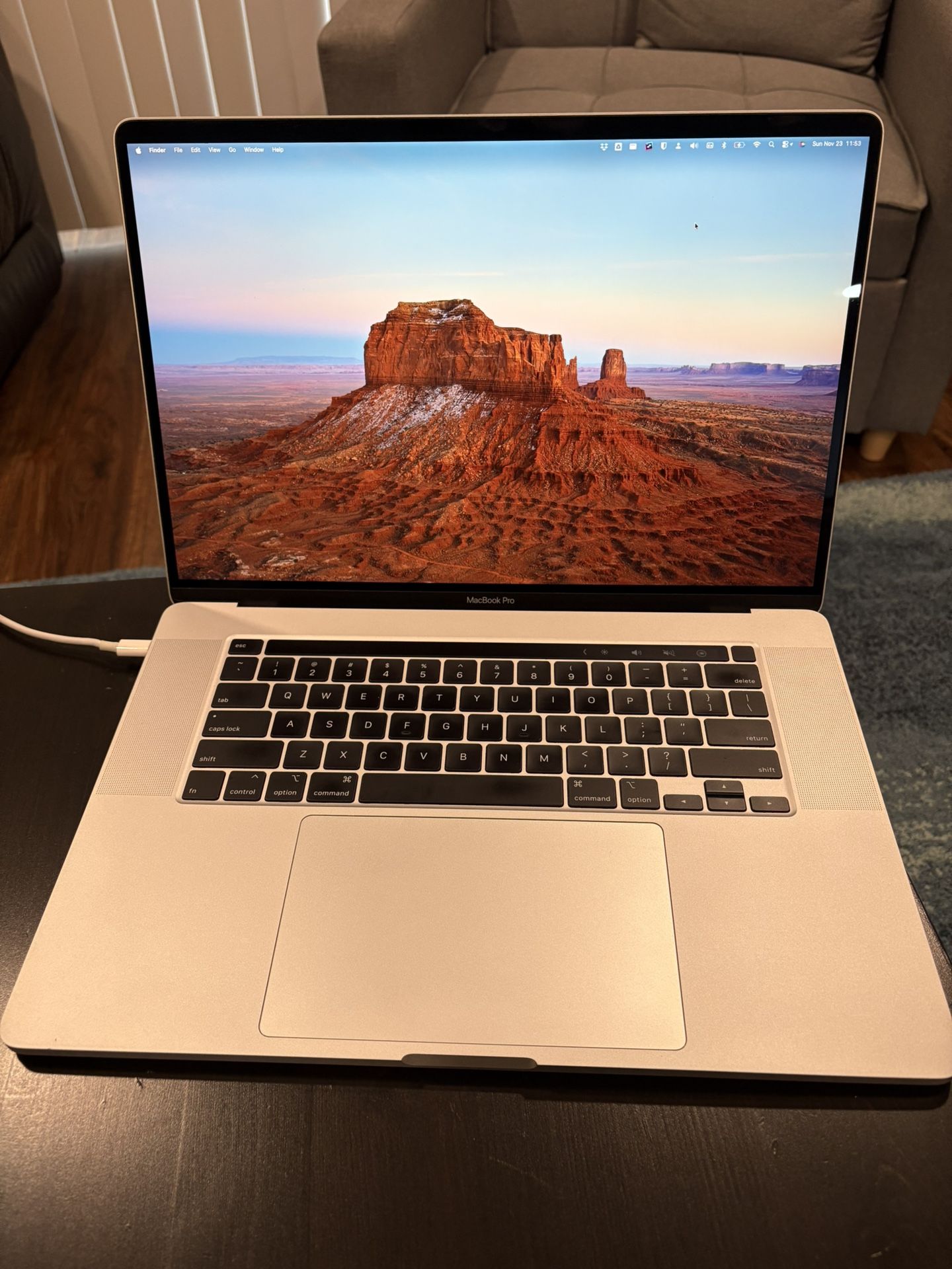 Apple MacBook Pro 16” Intel Core i7/16 GB Ram/512 GB SSD in Great Condition