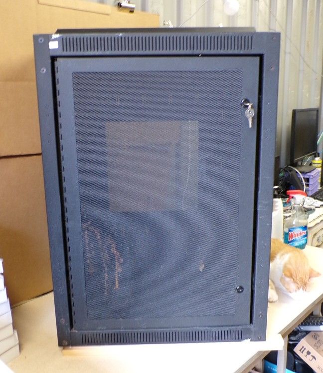 Middle Atlantic Pivoting Wall Rack