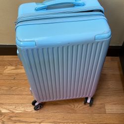 Vacay brand suitcase