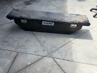Crossover truck toolbox
