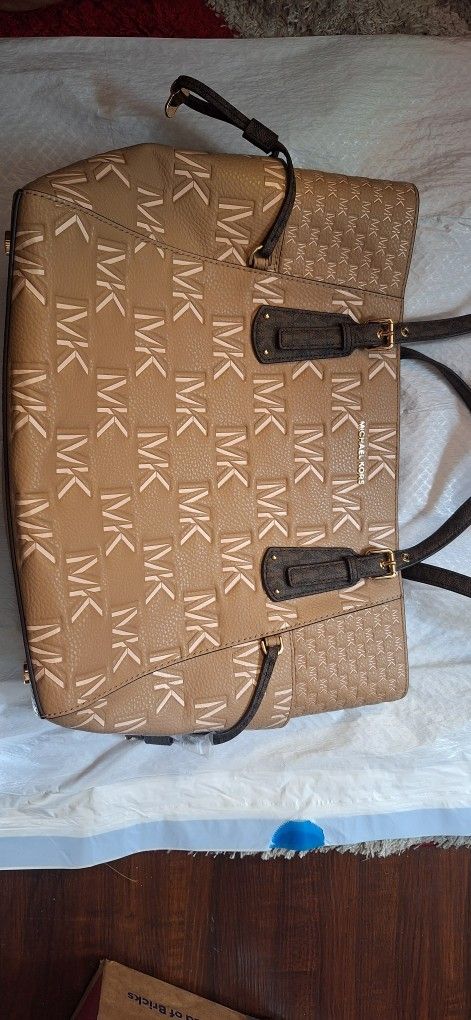 Michael Kors Neww And Juicy