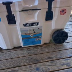 Lifetime cooler 55 Quart With Wheels