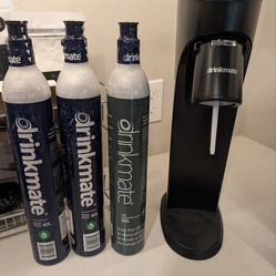 Drinkmate omnifizz carbonator with 4 co2 cartridges
