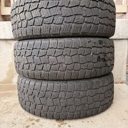 275-60-20 / BIG FOOT TIRES 