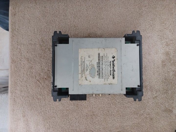 ROCKFORD FOSGATE POWER 250M AMP