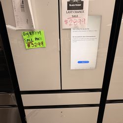 White Bespoke Family Hub Refrigerator 