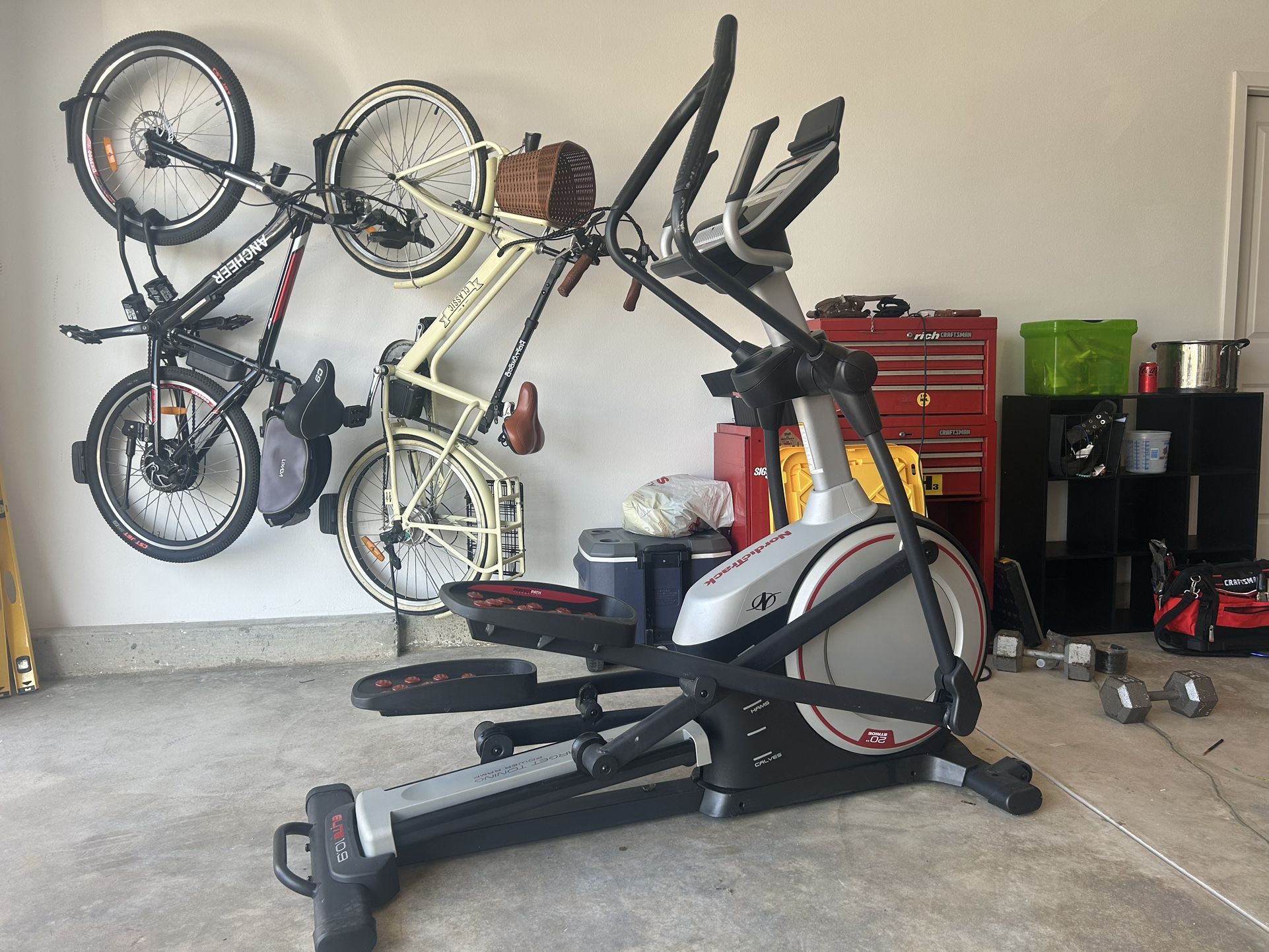nordictrack elliptical elite 10.9 (200 OBO)