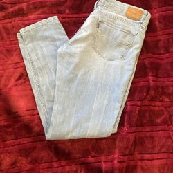 Women’s Levi’s Size 29w 32L 