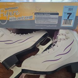 Skates / Size 7.......FREE