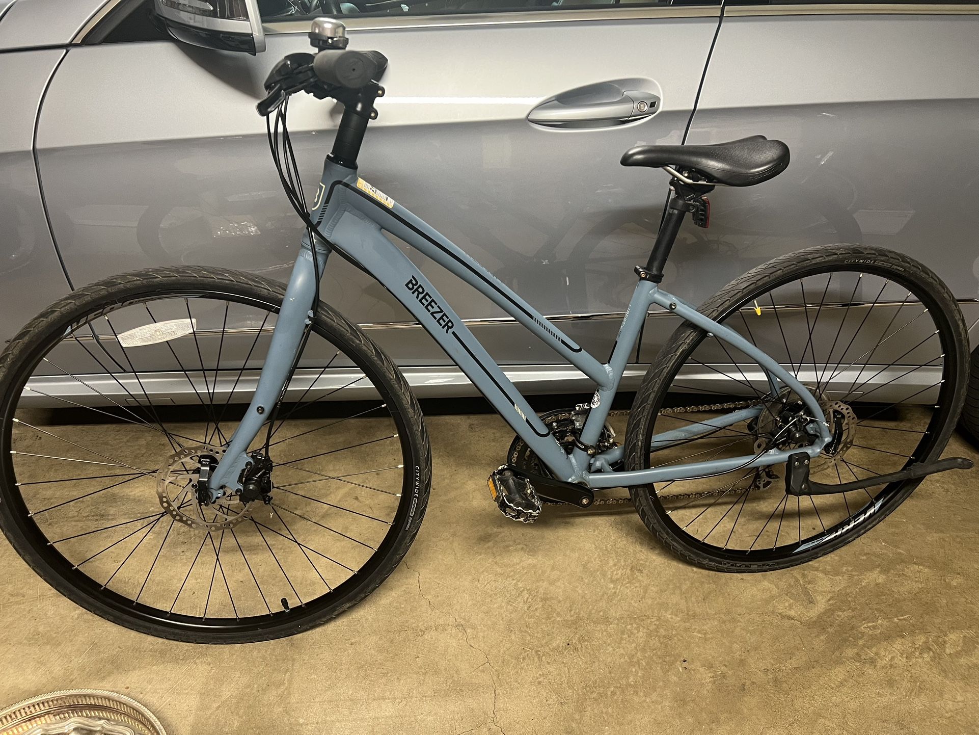 Beeezer Liberty 5R women/girls Bike 3x8 spd. Excellent size 16”