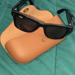 Ray-Ban Meta Glasses (Gen 1)