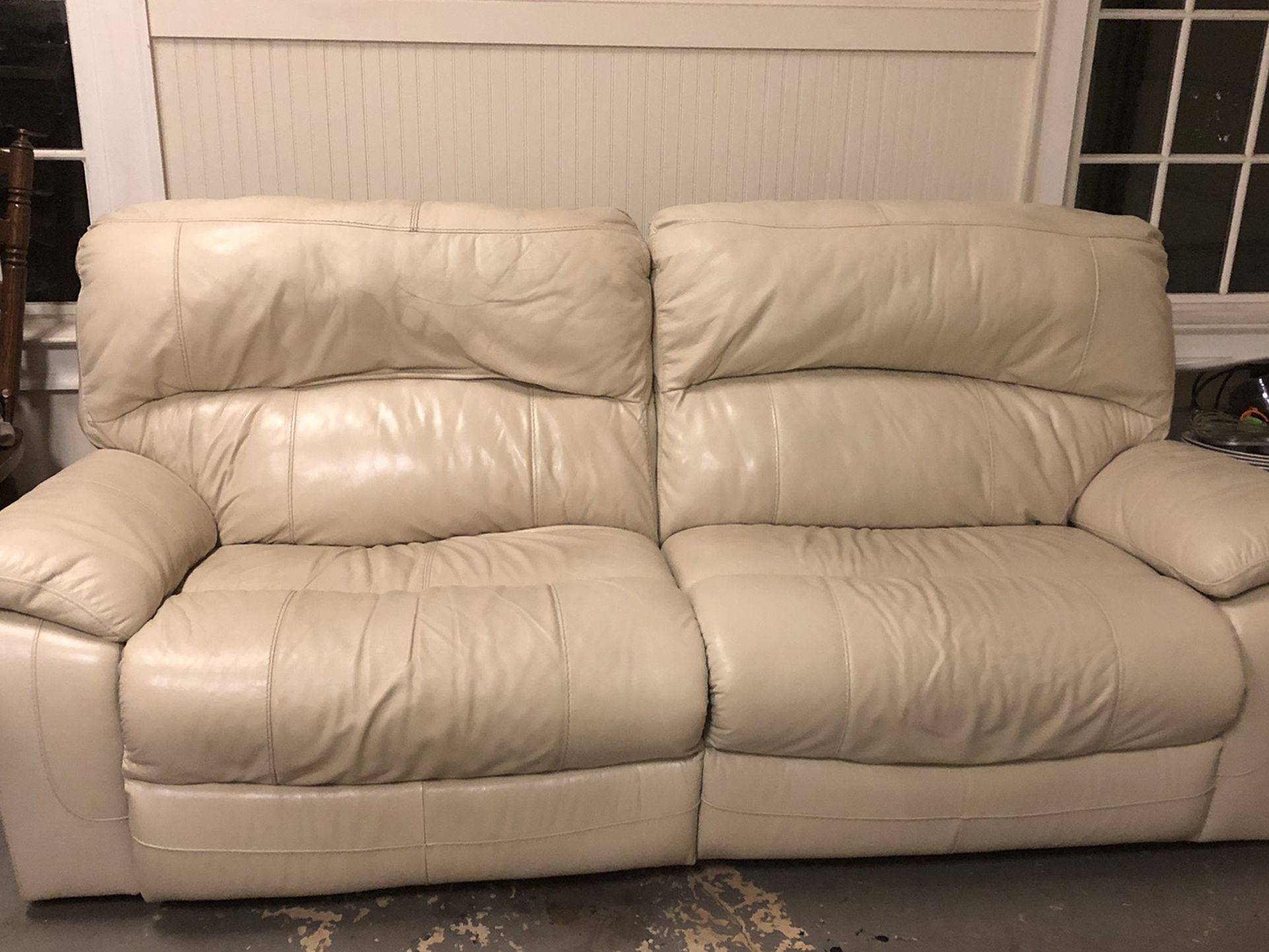 90” Electric Recliner Couch Leather