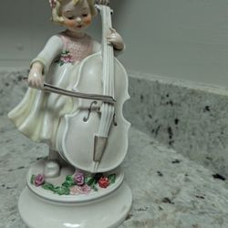 Hummel goebel Figurine