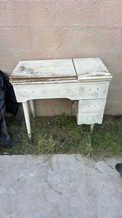 Vintage Sawing Machine