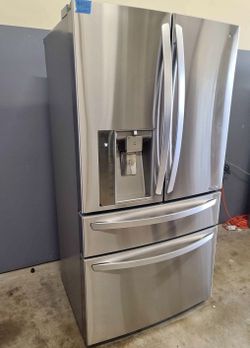 LG STAINLESS STEEL FRENCH DOORS REFRIGERATOR