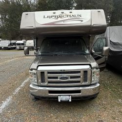 2012 Coachman Leprechaun- 31 foot 