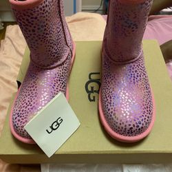 Classic Uggs Pink Spots Size 6Y New Never Worn 