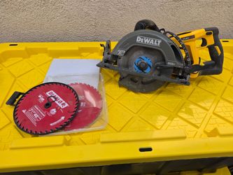DeWalt FLEXVOLT 60V Worm Drive Circular Saw with Diablo Blade