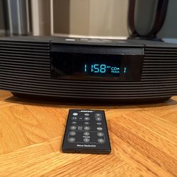Bose Wave Music System Radio CD Player W/Remote (Like New)
