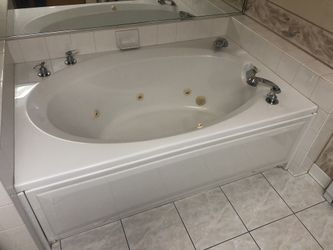 Large spa bathtub - jetted (6 jets)