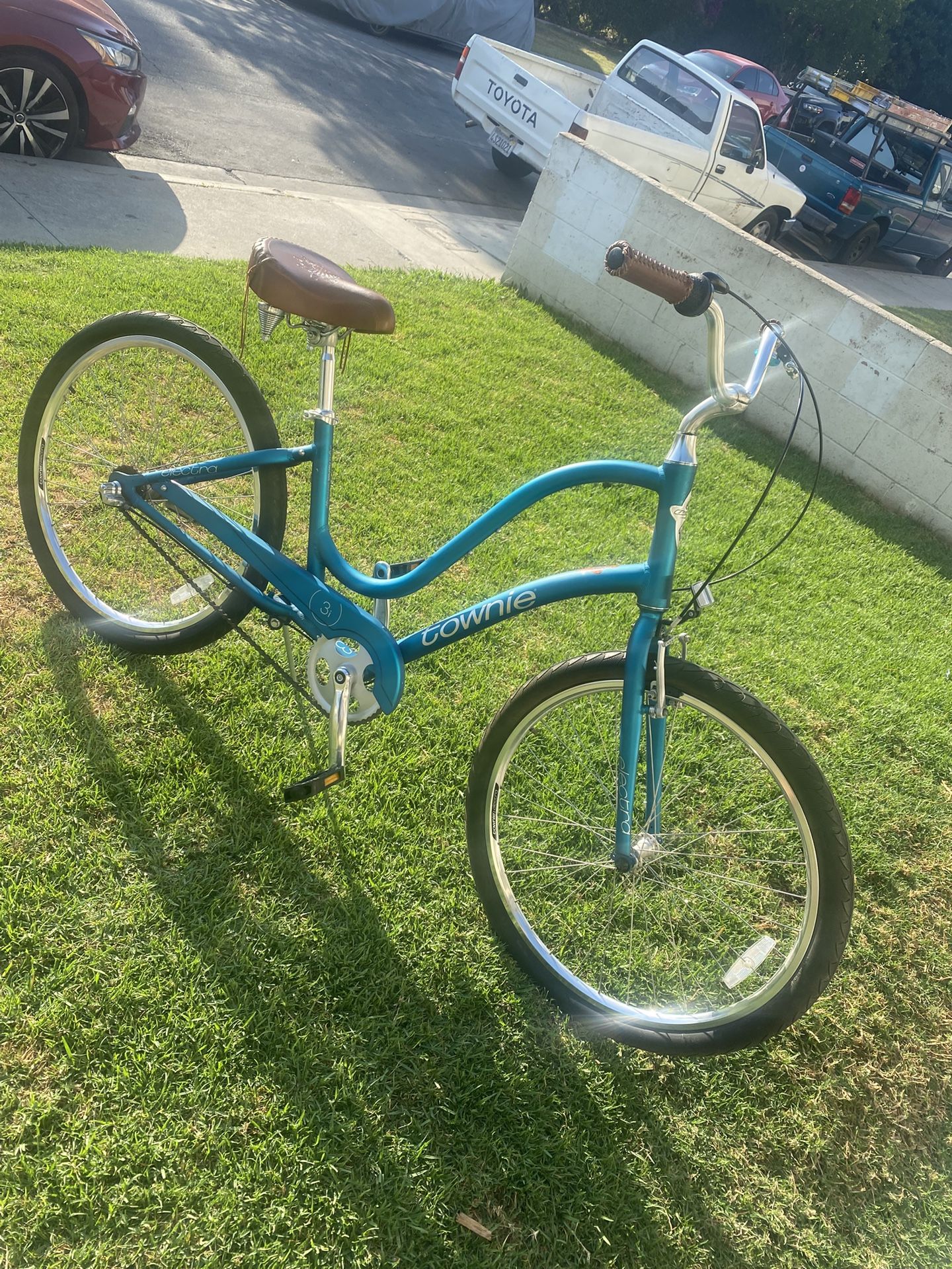 Electra Townie 3 Speed Tires 26” Aluminum Frame