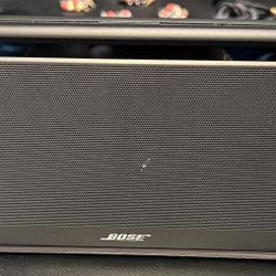 BOSE  SoundLink  Wireless Mobile Speaker Bluetooth 