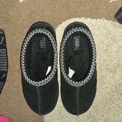 Tasman Black Uggs Size 9