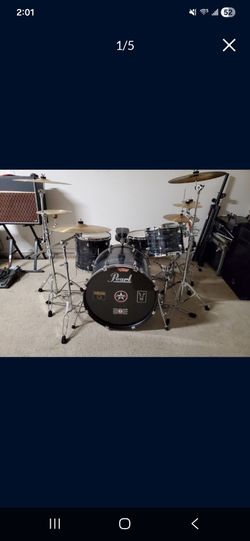 Custom Pearl Forum Drum Set