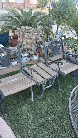 USED HEAVY PATIO SET