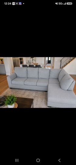 Grey Sectional Sofa couch with Right-Facing Chaise