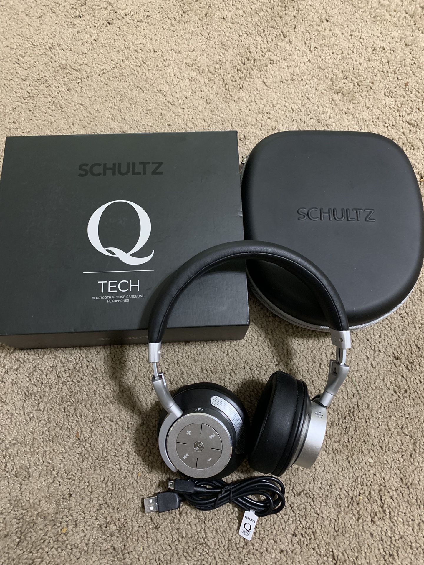 Schultz Q Tech Bluetooth and Noise Canceling LIKE NEW. $150.00 or Best Offer