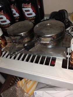 Waffle maker