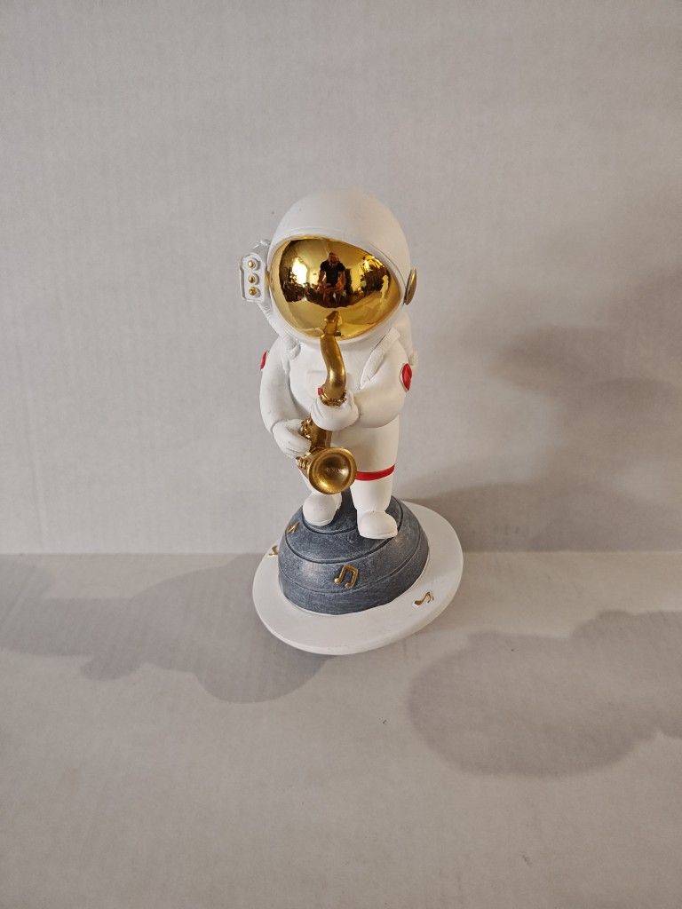 5 Astronaut Decorations.