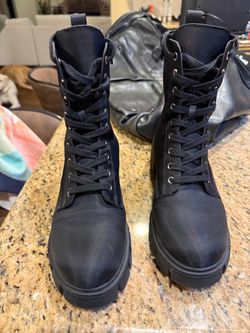 Steve Madden black combat boots women’s sz 9