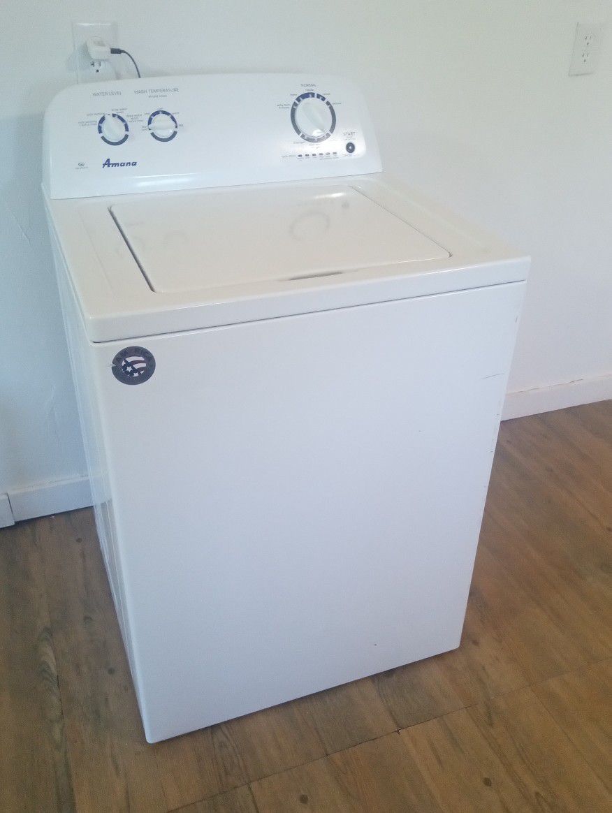 Washer Amana H.E Delivery And Installation Is Free 4 Years Old 