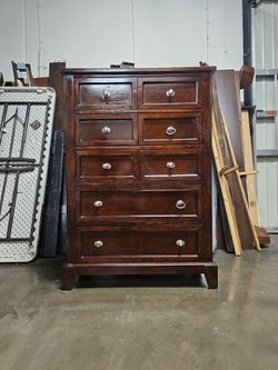 Dresser