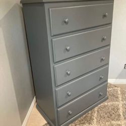 Big Dresser 5 Drawers