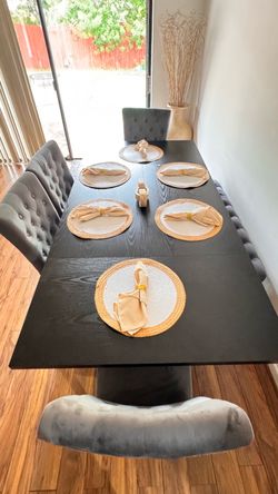 Dining room with 6 chairs