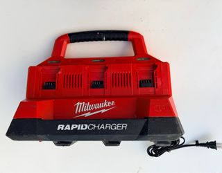 Milwaukee M18 18V Lithium-Ion PACKOUT 6-Port Rapid Charger