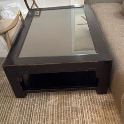 Thomasville Wanderlust Vintage Coffee Table